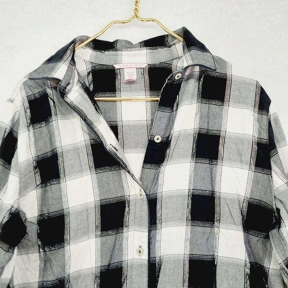 Victoria's Secret White & Black Flannel Plaid Button-Down Shirt 2524 - Picture 2 of 9